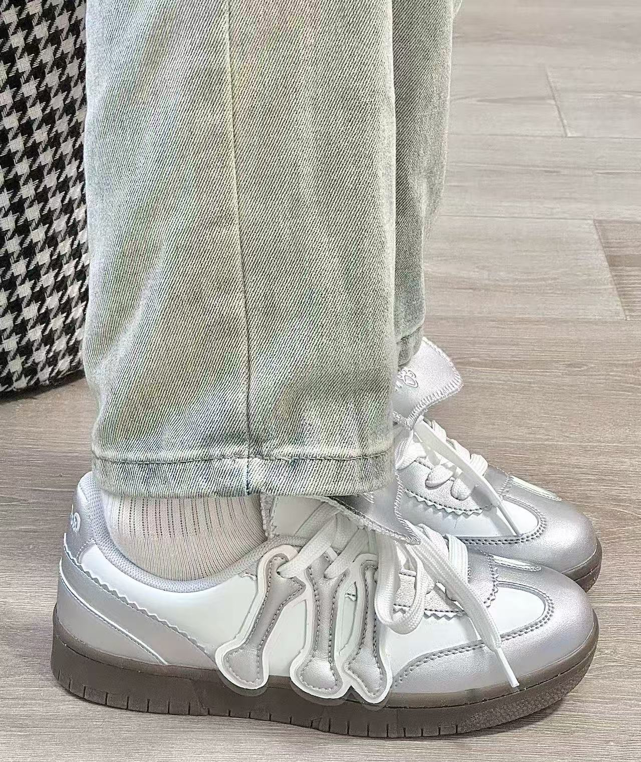 Women's Casual Sneakers - Silver