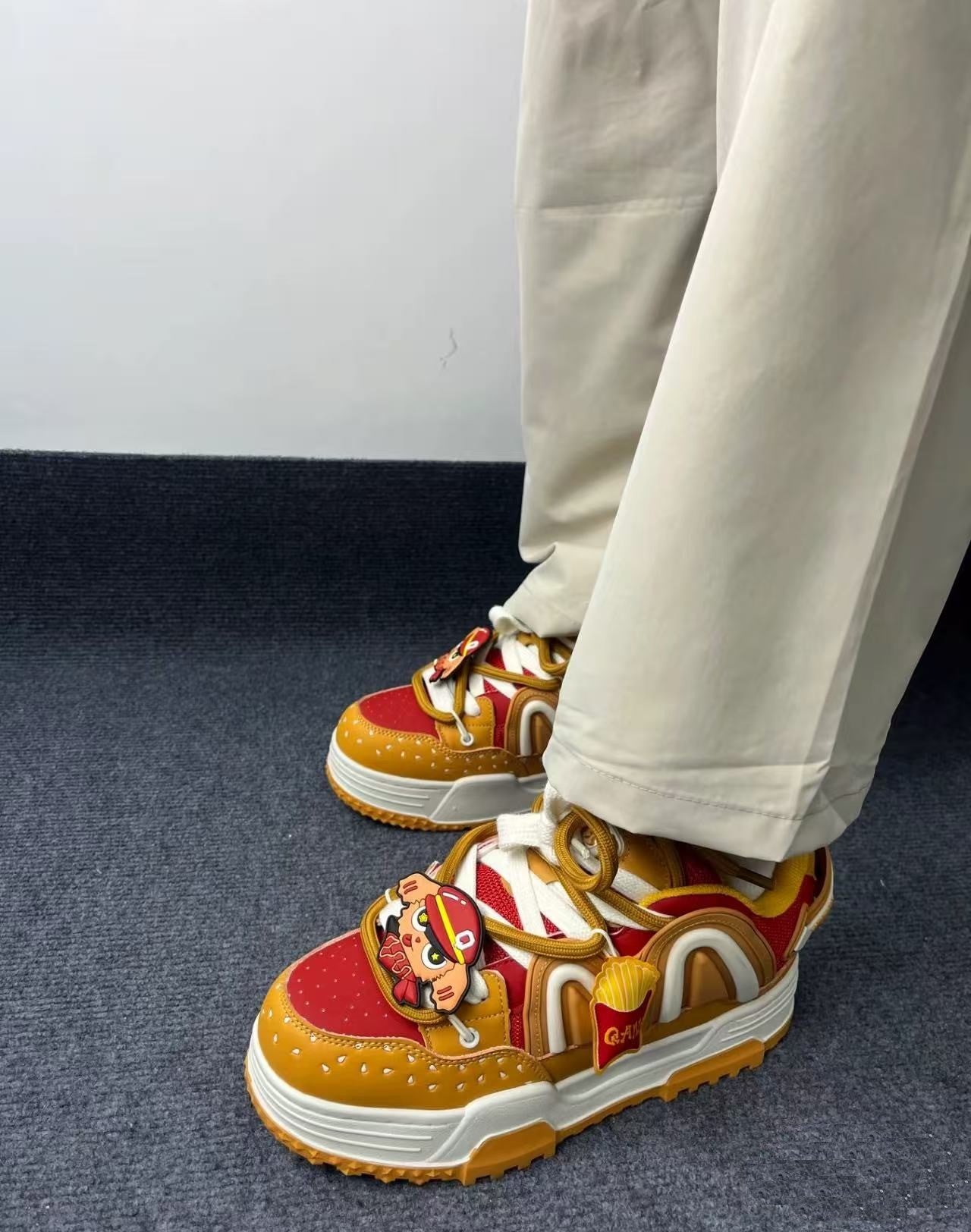 Women's Casual Sneakers - Burger
